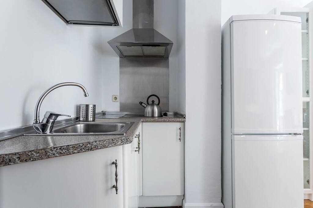 Apartamento Confortable En Atocha Lägenhet Madrid Exteriör bild